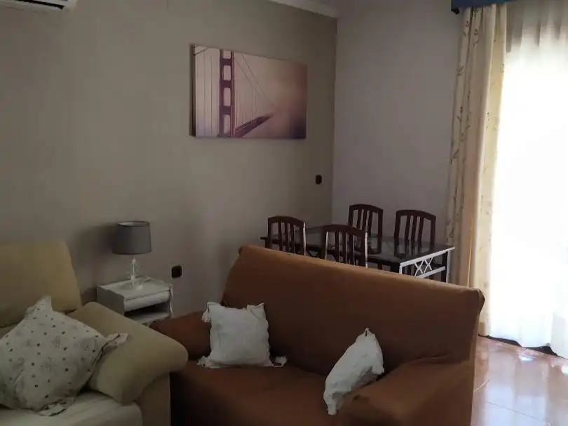 Sala d'estar de Pis en venda en Granada amb Aire condicionat, Moblat i Balcó