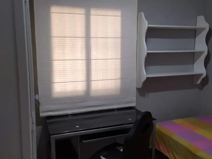 Dormitori de Pis en venda en Granada amb Aire condicionat, Moblat i Balcó