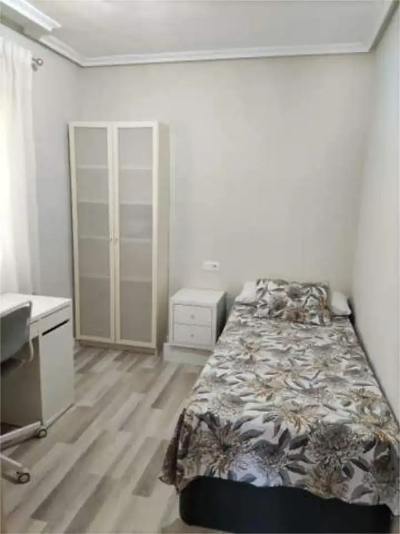 Habitación de Piso de alquiler en San Vicente del Raspeig / Sant Vicent del Raspeig con Calefacción, Jardín privado y Piscina