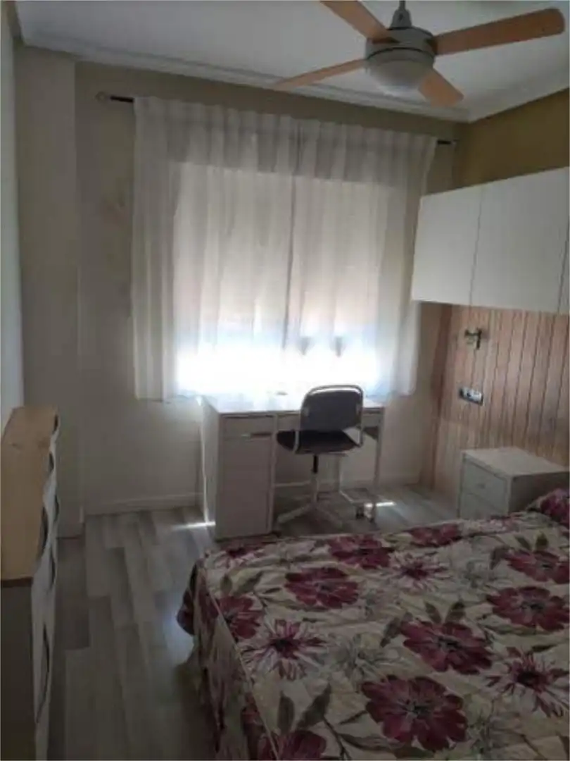 Habitación de Piso de alquiler en San Vicente del Raspeig / Sant Vicent del Raspeig con Calefacción, Jardín privado y Piscina