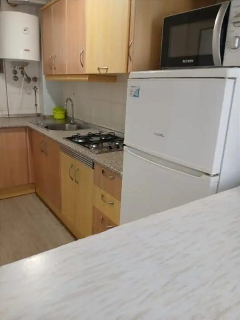 Cocina de Apartamento de alquiler en Roquetas de Mar con Amueblado