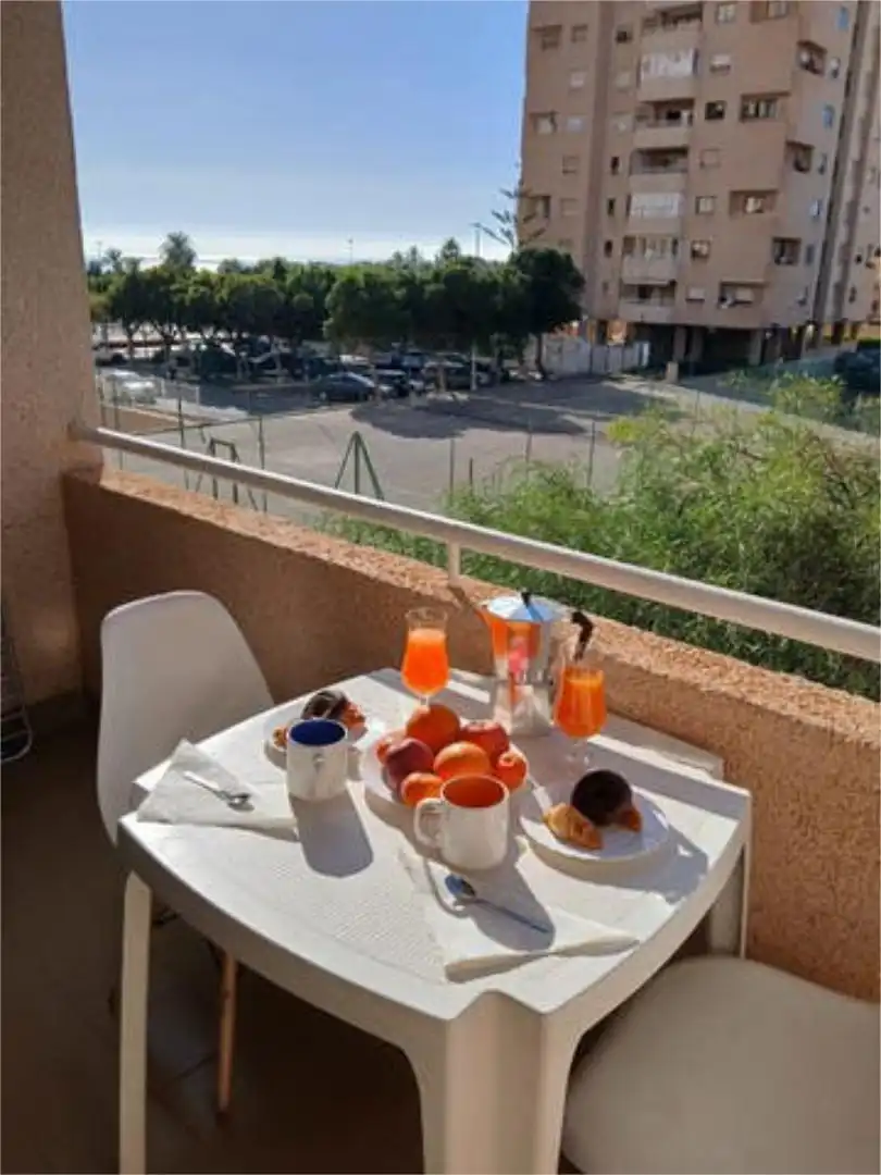 Terraza de Apartamento de alquiler en Roquetas de Mar con Amueblado