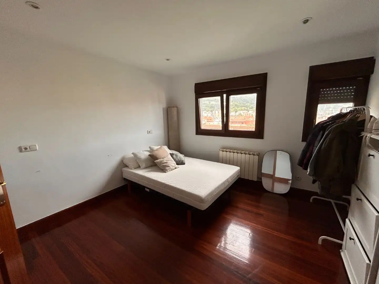 Wohnung zum Verkauf in Lorete Bidea, 22, Altza Schlafzimmer von Wohnung zum Verkauf in Donostia - San Sebastián mit Balkon