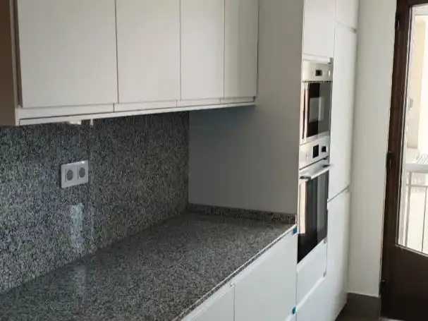 Flat for rent in Avenida del Reino de León, 7, León Capital Kitchen of Flat for rent in León Capital with Terrace and Balcony