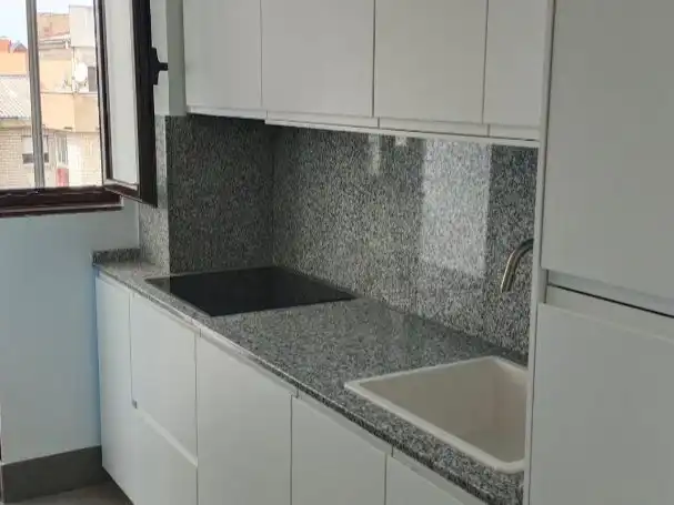 Flat for rent in Avenida del Reino de León, 7, León Capital Kitchen of Flat for rent in León Capital with Terrace and Balcony
