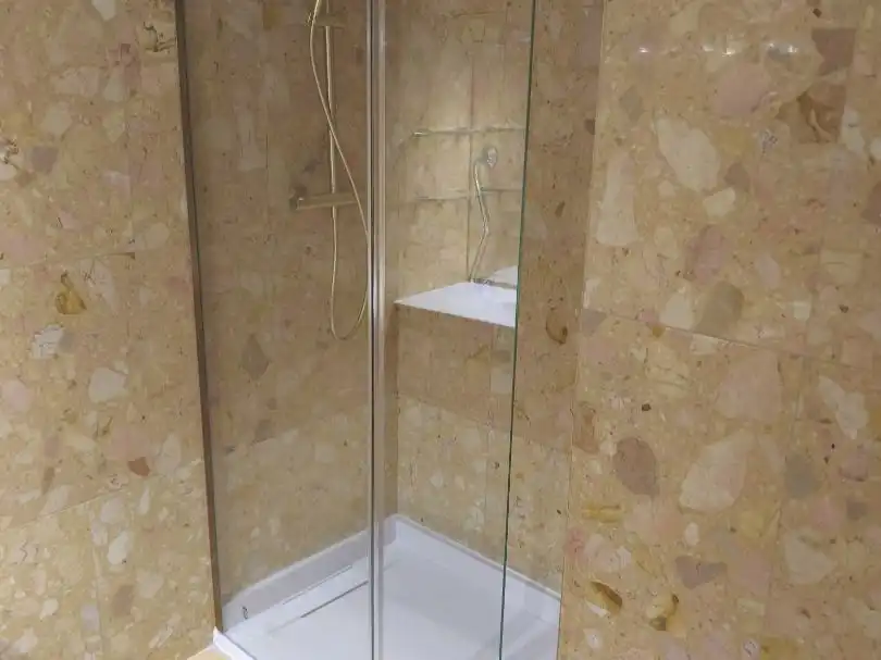Flat for rent in Avenida del Reino de León, 7, León Capital Bathroom of Flat for rent in León Capital with Terrace and Balcony