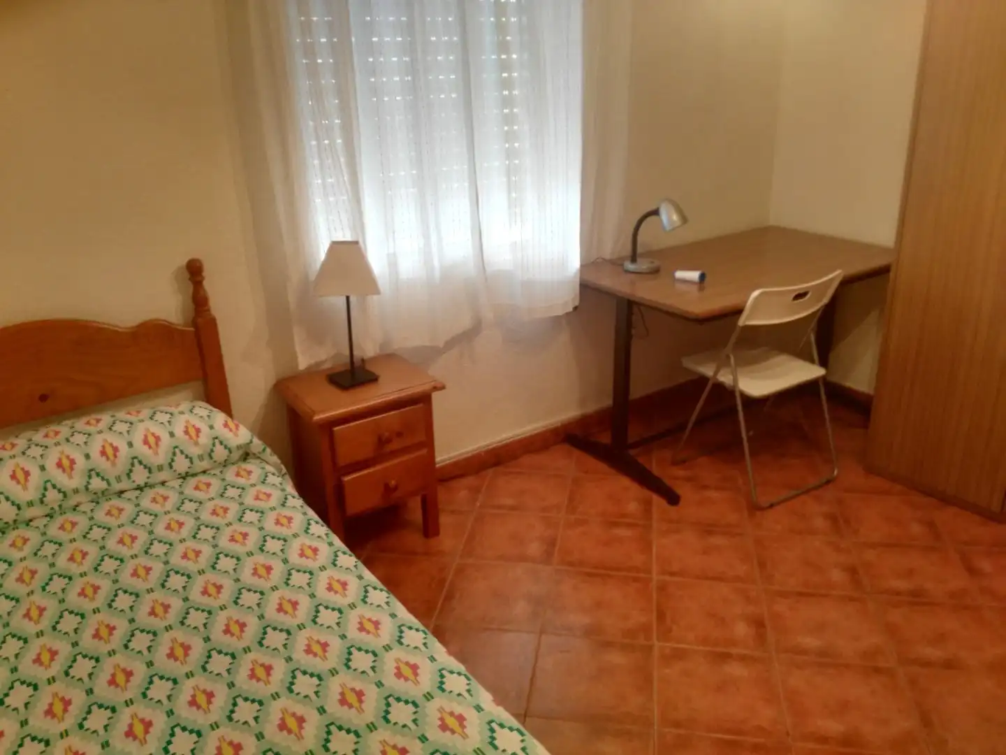 Bedroom of Flat for rent in Huelva  with Air Conditioner, Furnished and Balcony