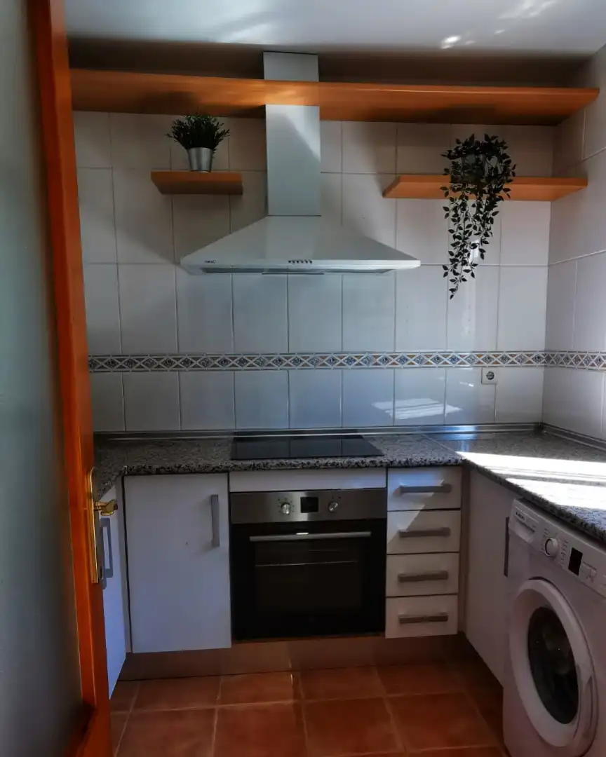Cocina de Dúplex de alquiler en Chiclana de la Frontera con Jardín privado, Terraza y Amueblado