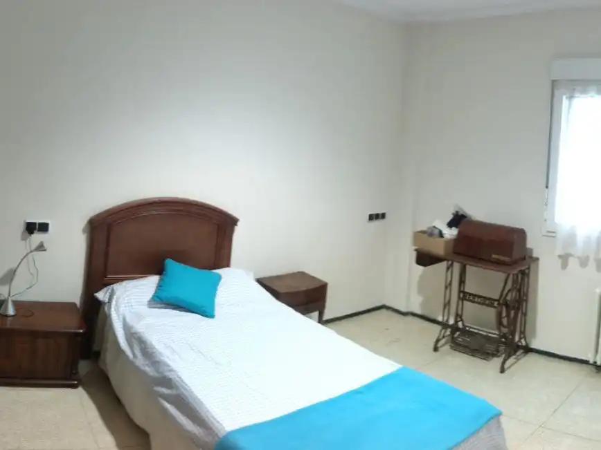 Flat for sale in Calle Menéndez Valdés, 11, Centro Bedroom of Flat for sale in Gijón with Balcony
