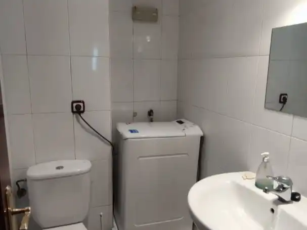 Flat for sale in Calle Menéndez Valdés, 11, Centro Bathroom of Flat for sale in Gijón with Balcony
