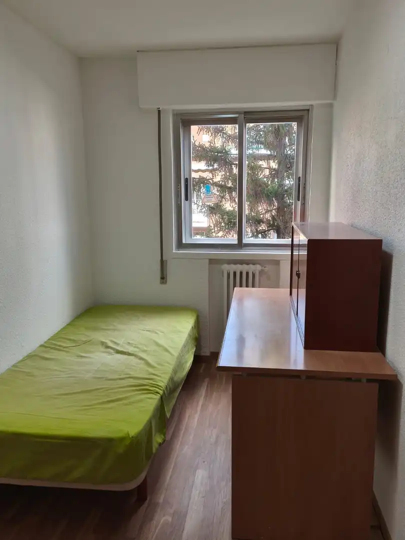 Flat for sale in Calle del Corregidor Juan de Bobadilla, 29, Vinateros Bedroom of Flat for sale in Madrid with Air Conditioner, Heating and Parquet flooring
