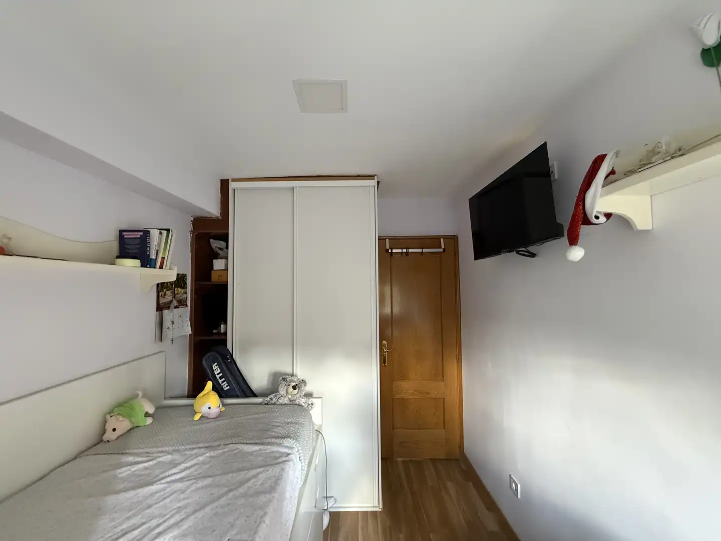 Flat for sale in Calle del Corregidor Juan de Bobadilla, 29, Vinateros Bedroom of Flat for sale in Madrid with Air Conditioner, Heating and Parquet flooring