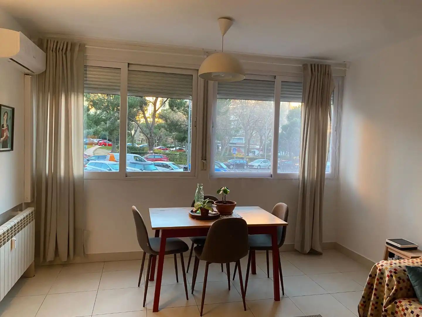 Flat for rent in del Jazmín, 20, Costillares Dining room of Flat for rent in Madrid with Air Conditioner, Heating and Swimming Pool