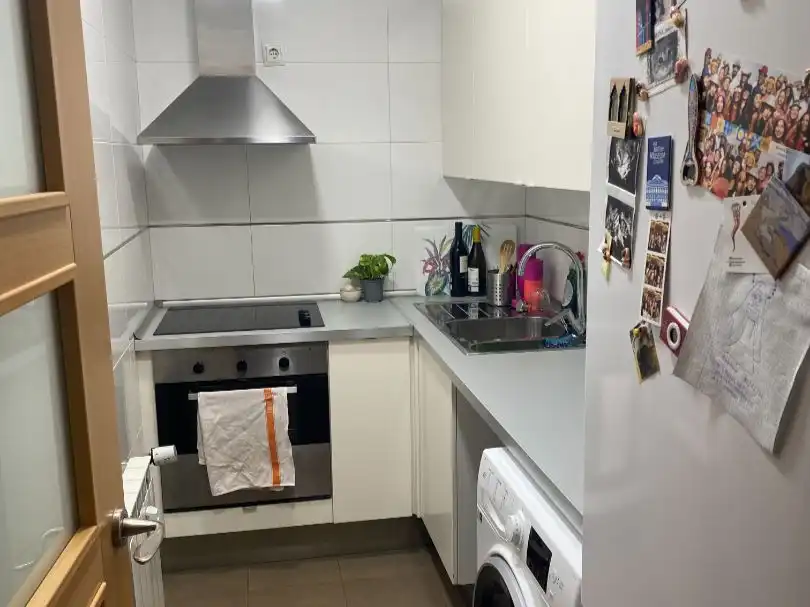 Flat for rent in del Jazmín, 20, Costillares Kitchen of Flat for rent in Madrid with Air Conditioner, Heating and Swimming Pool