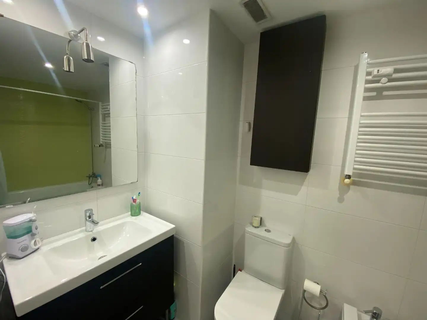 Flat for rent in del Jazmín, 20, Costillares Bathroom of Flat for rent in Madrid with Air Conditioner, Heating and Swimming Pool