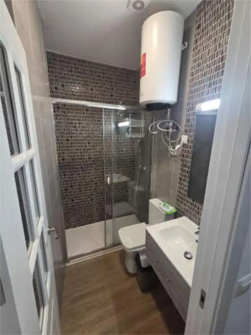 Flat for rent in Vista Alegre Bathroom of Flat for rent in Madrid with Heating and Pets allowed