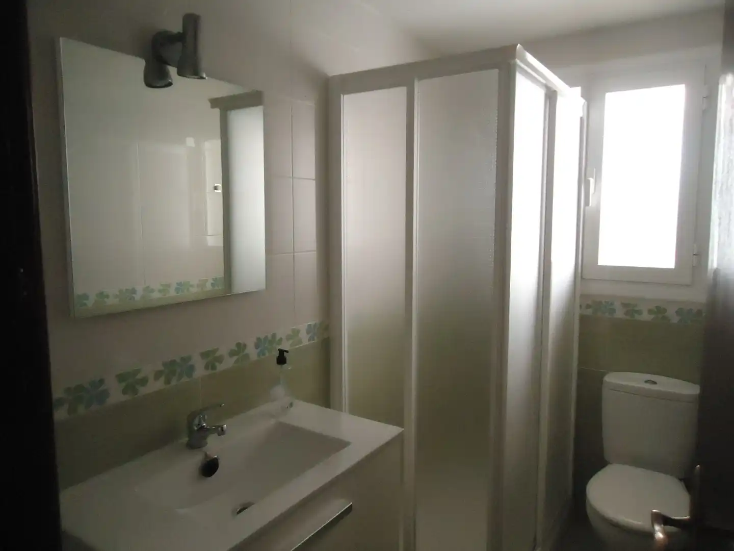 Wohnung zur Miete in Calle Polo y Caña, 10, Granada Capital Badezimmer von Wohnung zur Miete in Granada Capital mit Balkon