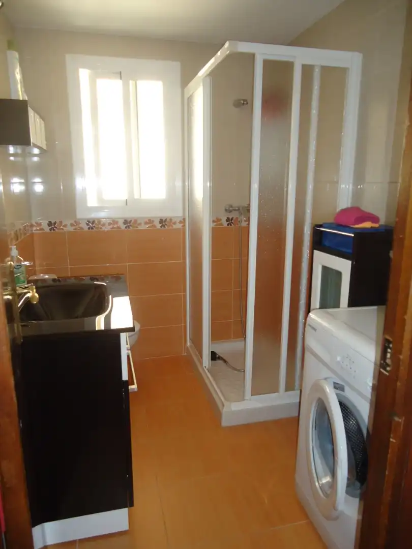 Wohnung zur Miete in Calle Polo y Caña, 10, Granada Capital Badezimmer von Wohnung zur Miete in Granada Capital mit Balkon