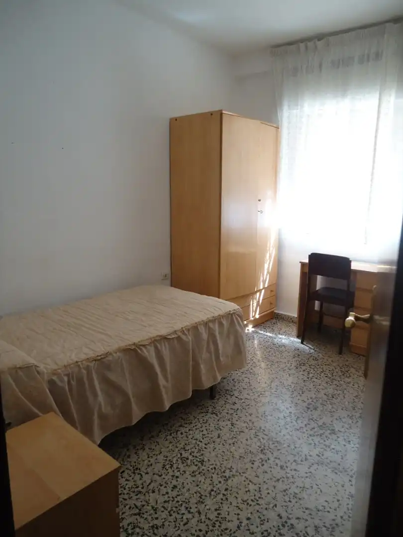 Wohnung zur Miete in Calle Polo y Caña, 10, Granada Capital Schlafzimmer von Wohnung zur Miete in Granada Capital mit Balkon