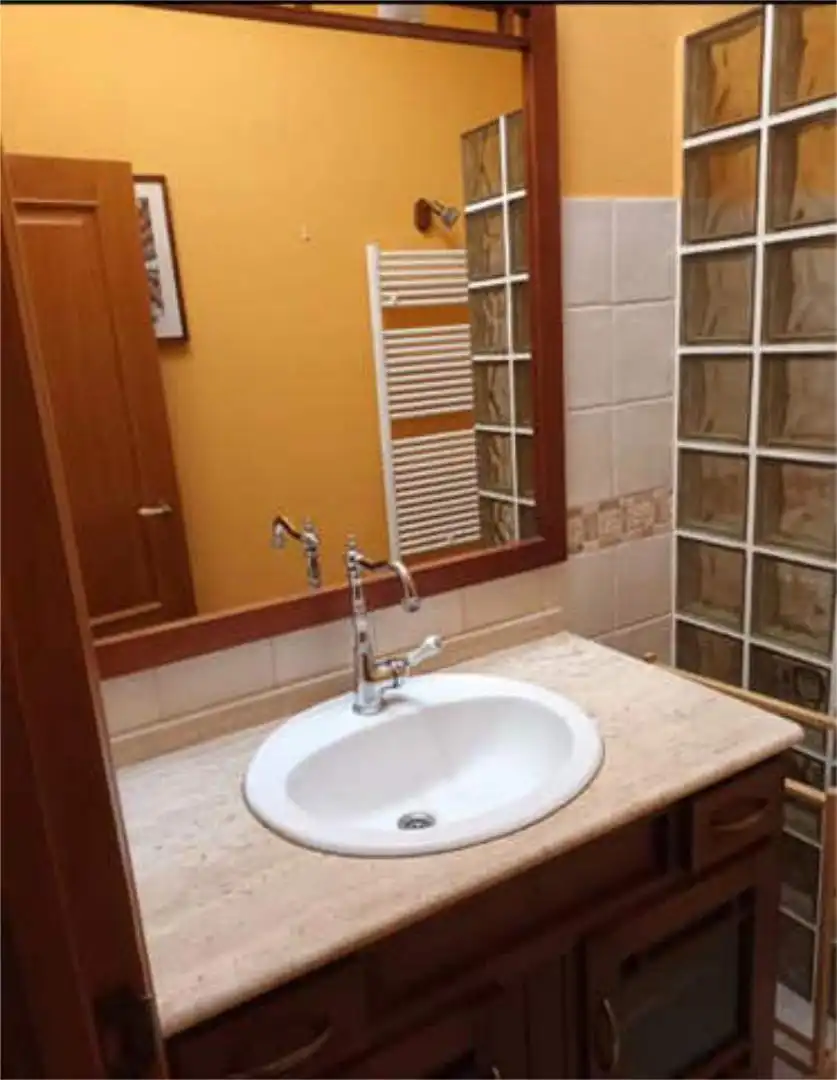 Casa o chalet de alquiler en Alonsotegi Baño de Casa o chalet de alquiler en Alonsotegi con Calefacción, Jardín privado y Terraza