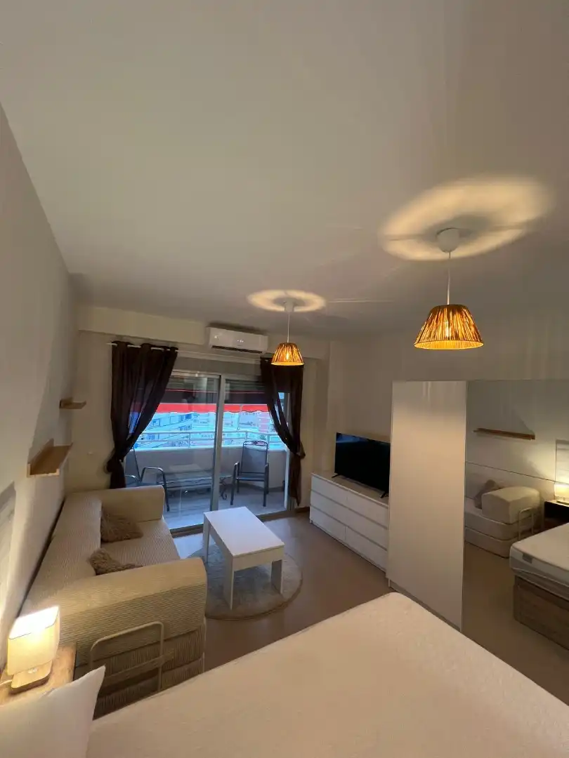 Sala de estar de Apartamento de alquiler en Torremolinos con Aire acondicionado, Calefacción y Terraza