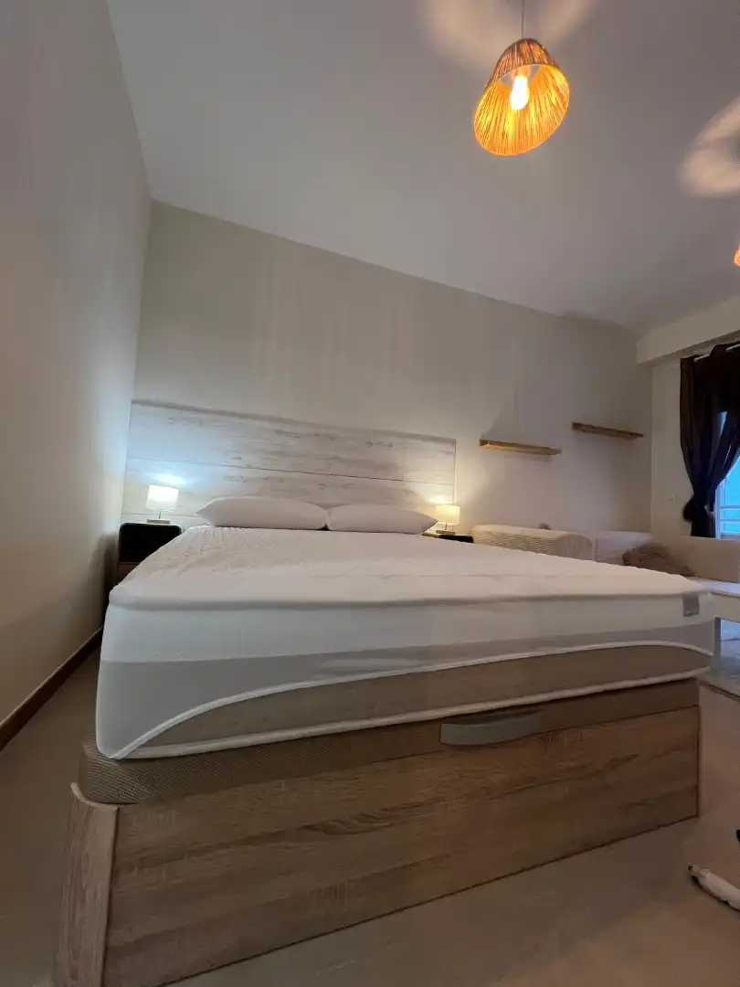 Habitación de Apartamento de alquiler en Torremolinos con Aire acondicionado, Calefacción y Terraza