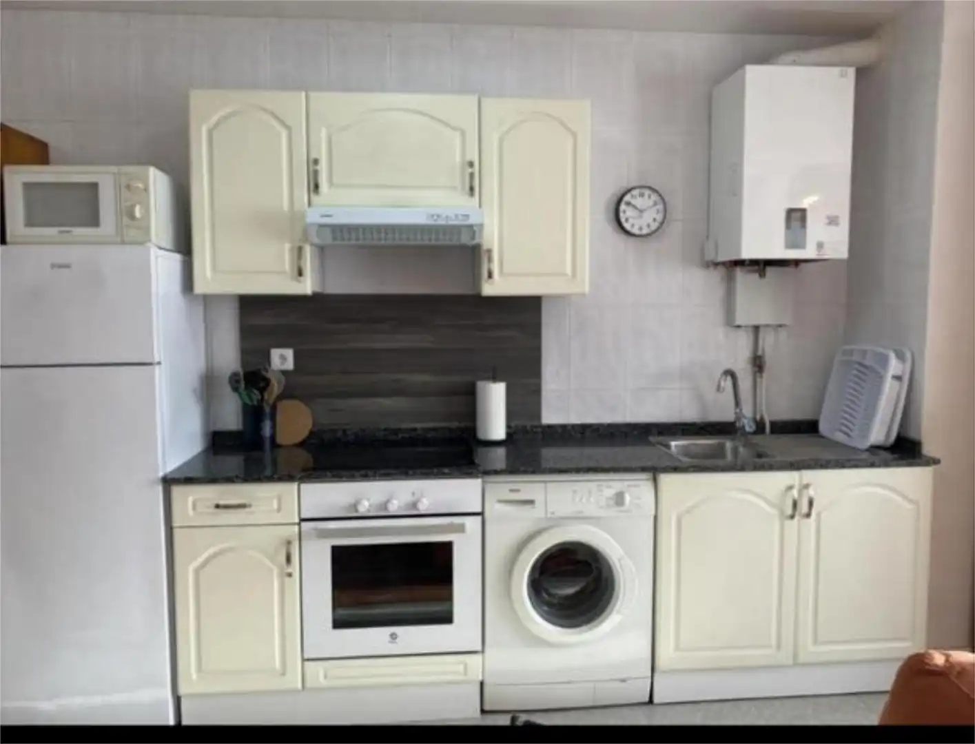 Apartament de lloguer a Contrueces Cuina de Apartament de lloguer en Gijón