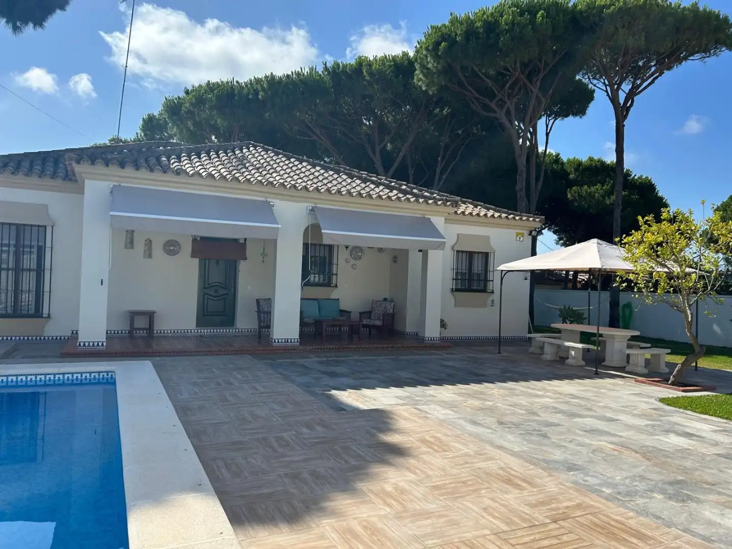 Casa o xalet de lloguer a Camino Isla De Mindoro, 1, Las Lagunas - Campano