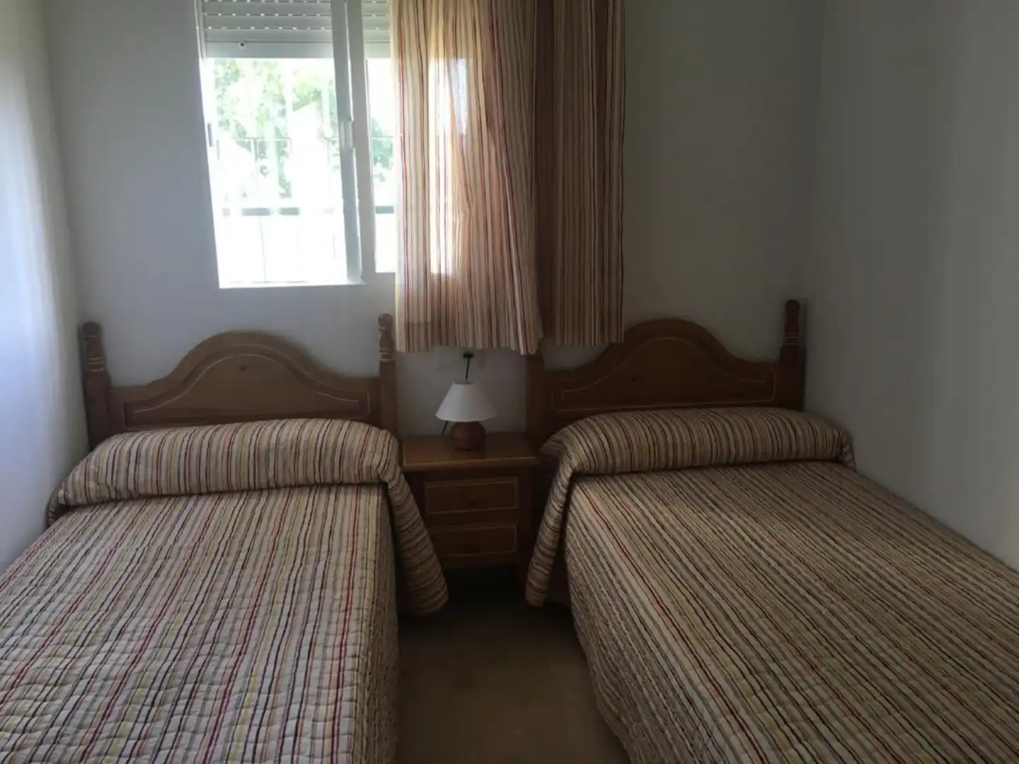 Casa o xalet de lloguer a Camino Isla De Mindoro, 1, Las Lagunas - Campano