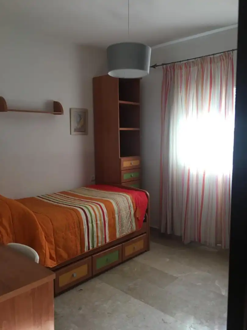Casa o xalet de lloguer a Camino Isla De Mindoro, 1, Las Lagunas - Campano