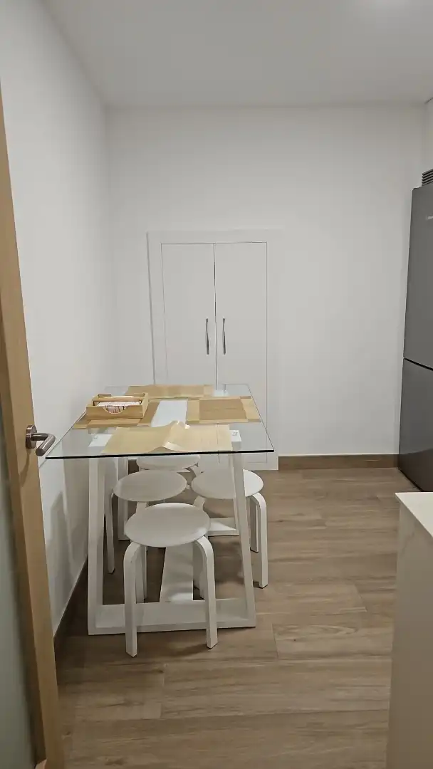 Apartments for rent in Rúa das Carretas, 32, Casco Histórico Dining room of Apartments for rent in Santiago de Compostela with Furnished, Oven and Washing machine