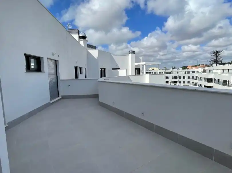 Àtic de lloguer a Avenida Doctor Jaime Aparicio Santos, 10, V Centenario - Piletas - Capuchinos Terrassa de Àtic de lloguer en Sanlúcar de Barrameda amb Aire condicionat, Calefacció i Parquet