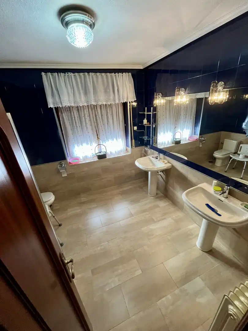 Bathroom of Detached homes for sale in Villafáfila  with Heating, Private garden and Parquet flooring