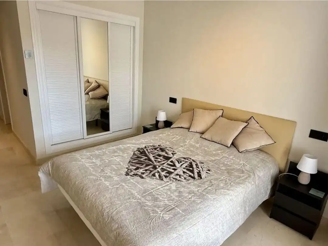 Flat for rent in Calle Los Arqueros, 23, Los Arqueros - Puerto del Almendro Bedroom of Flat for rent in Benahavís with Heating, Private garden and Terrace