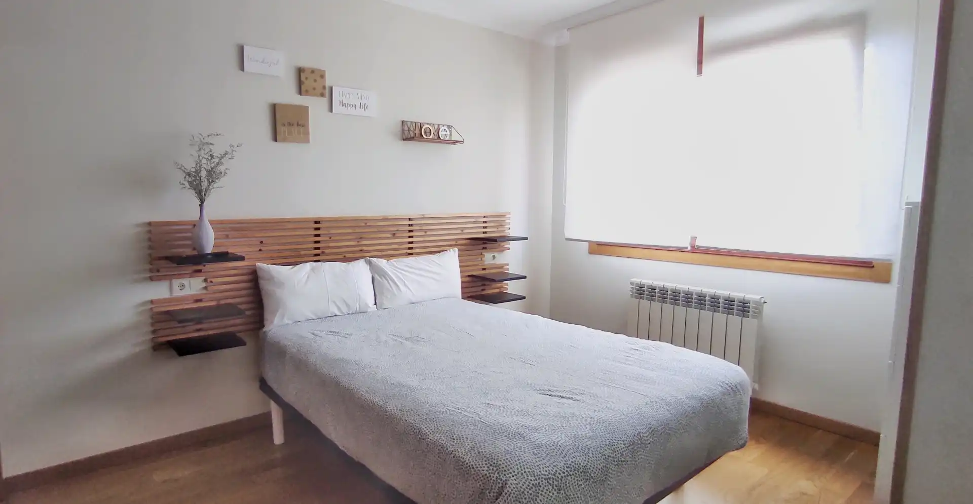 Wohnung zur Miete in Rúa Rons, 28, O Grove Schlafzimmer von Wohnung zur Miete in O Grove mit Heizung, Privatgarten und Parkett