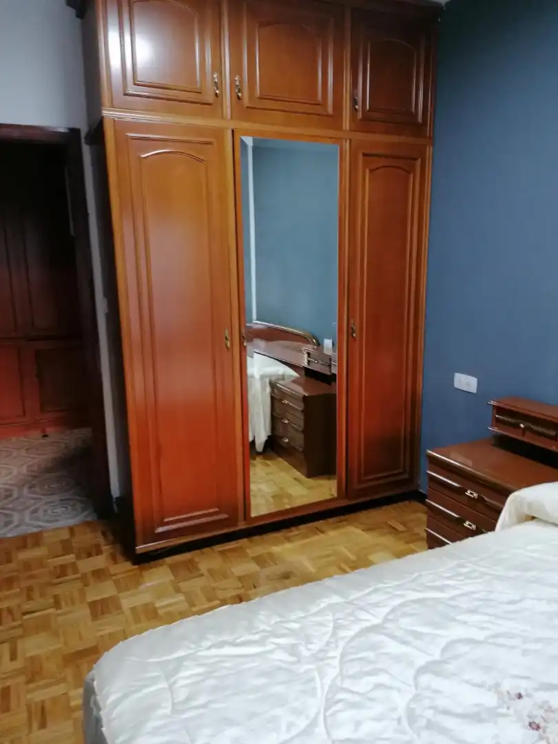Habitación de Piso de alquiler en Ourense Capital  con Calefacción, Parquet y Amueblado