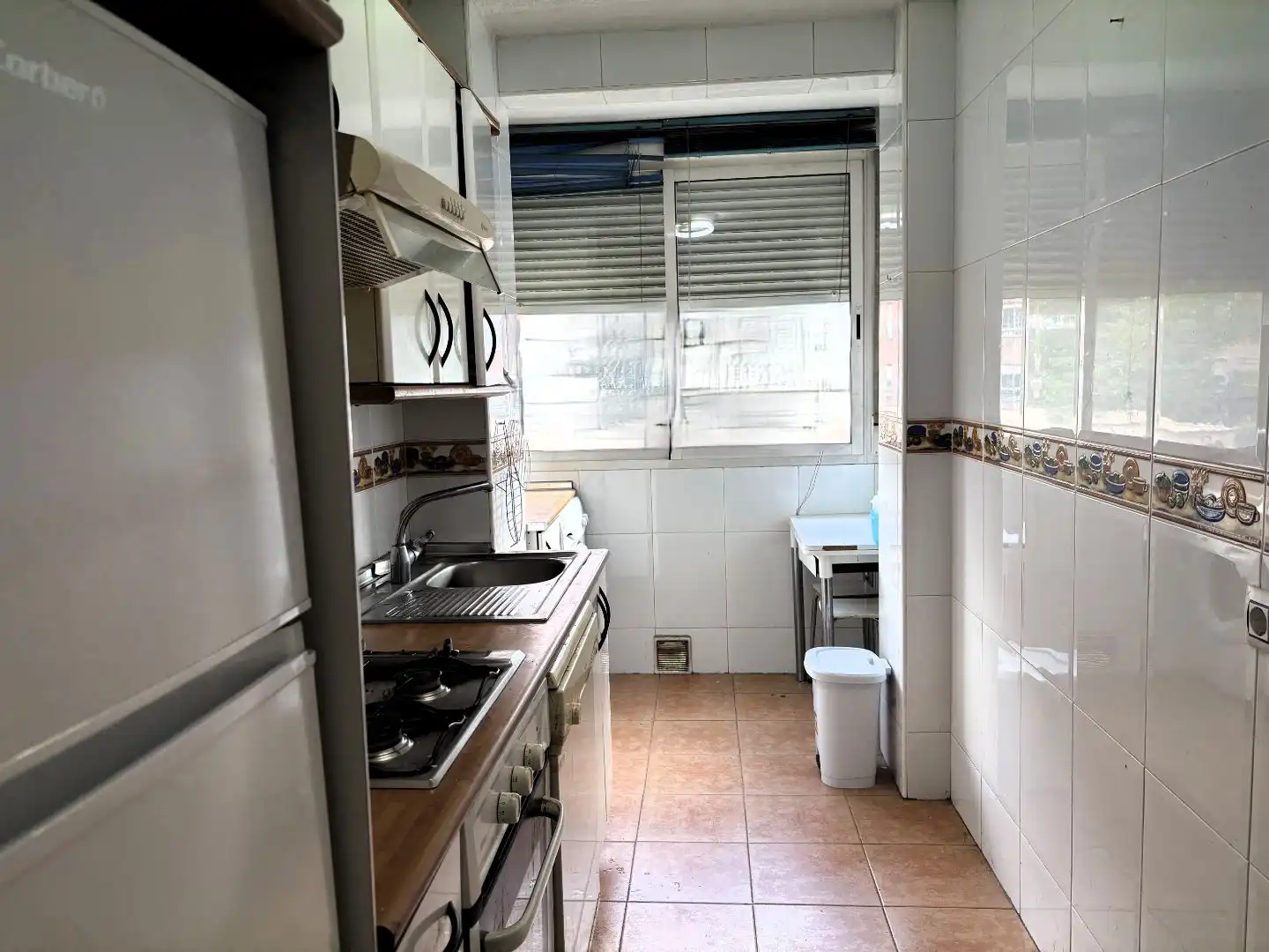Flat for sale in Calle de Santa Escolástica, 9, Los Ángeles Kitchen of Flat for sale in Madrid with Air Conditioner, Terrace and Storage room