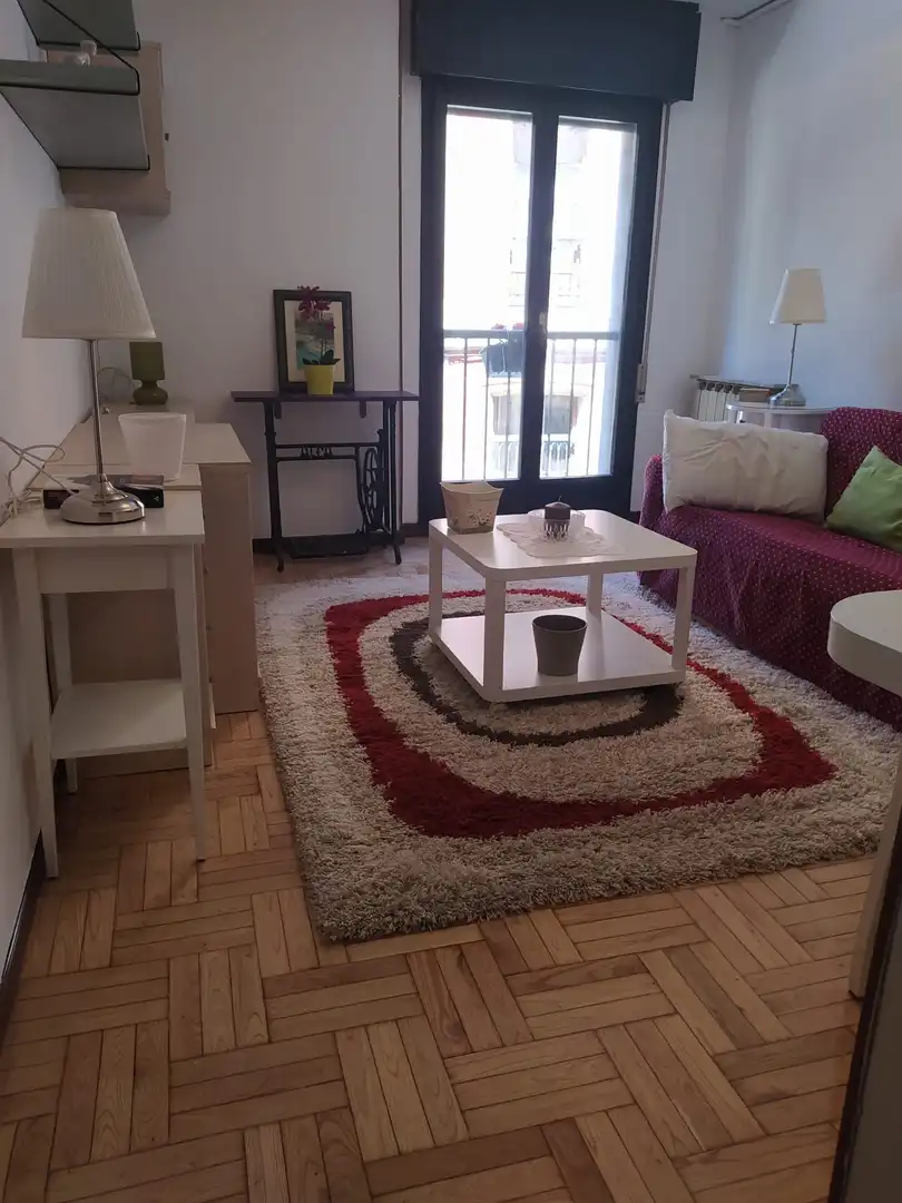 Flat for rent in Calle Trinidad, 3, Cimadevilla Living room of Flat for rent in Gijón with Heating, Parquet flooring and Furnished