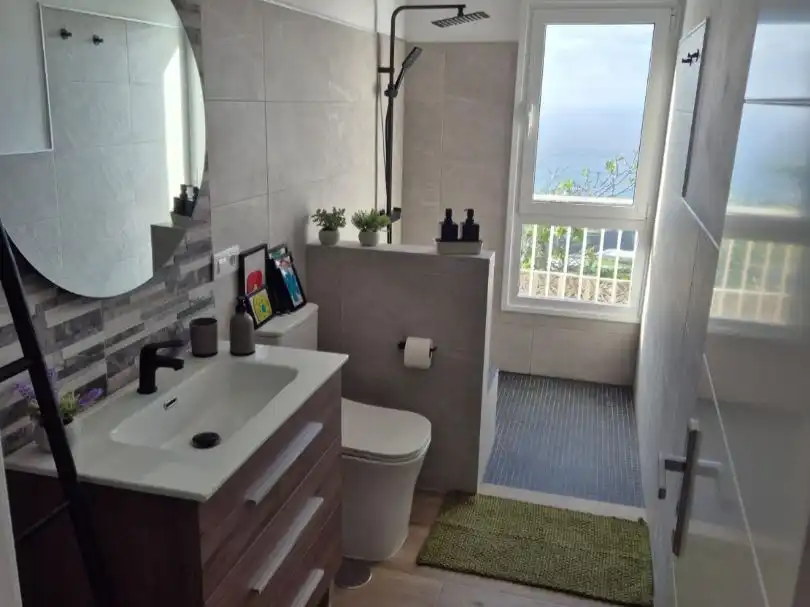 Ground floor for rent in Camino Napoles, 21, Tejina Bathroom of Ground floor for rent in San Cristóbal de la Laguna with Private garden, Terrace and Furnished