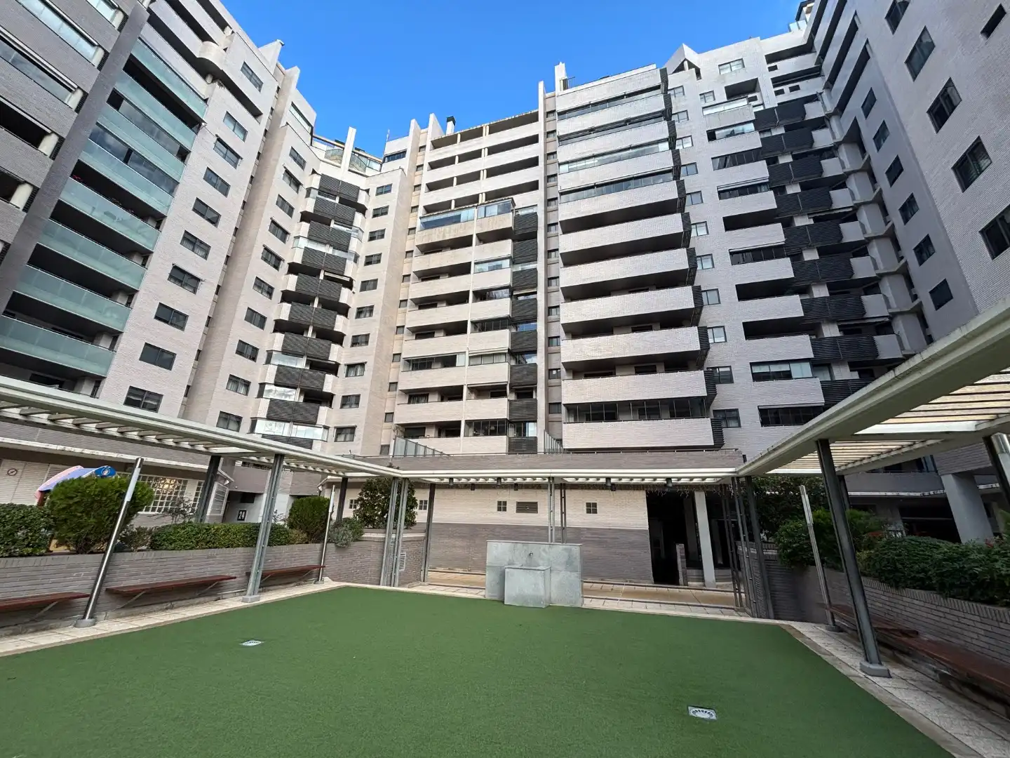Flat for rent in Avenida de Juan Pablo II, 28, Romareda Exterior view of Flat for rent in Zaragoza Capital with Air Conditioner, Terrace and Swimming Pool