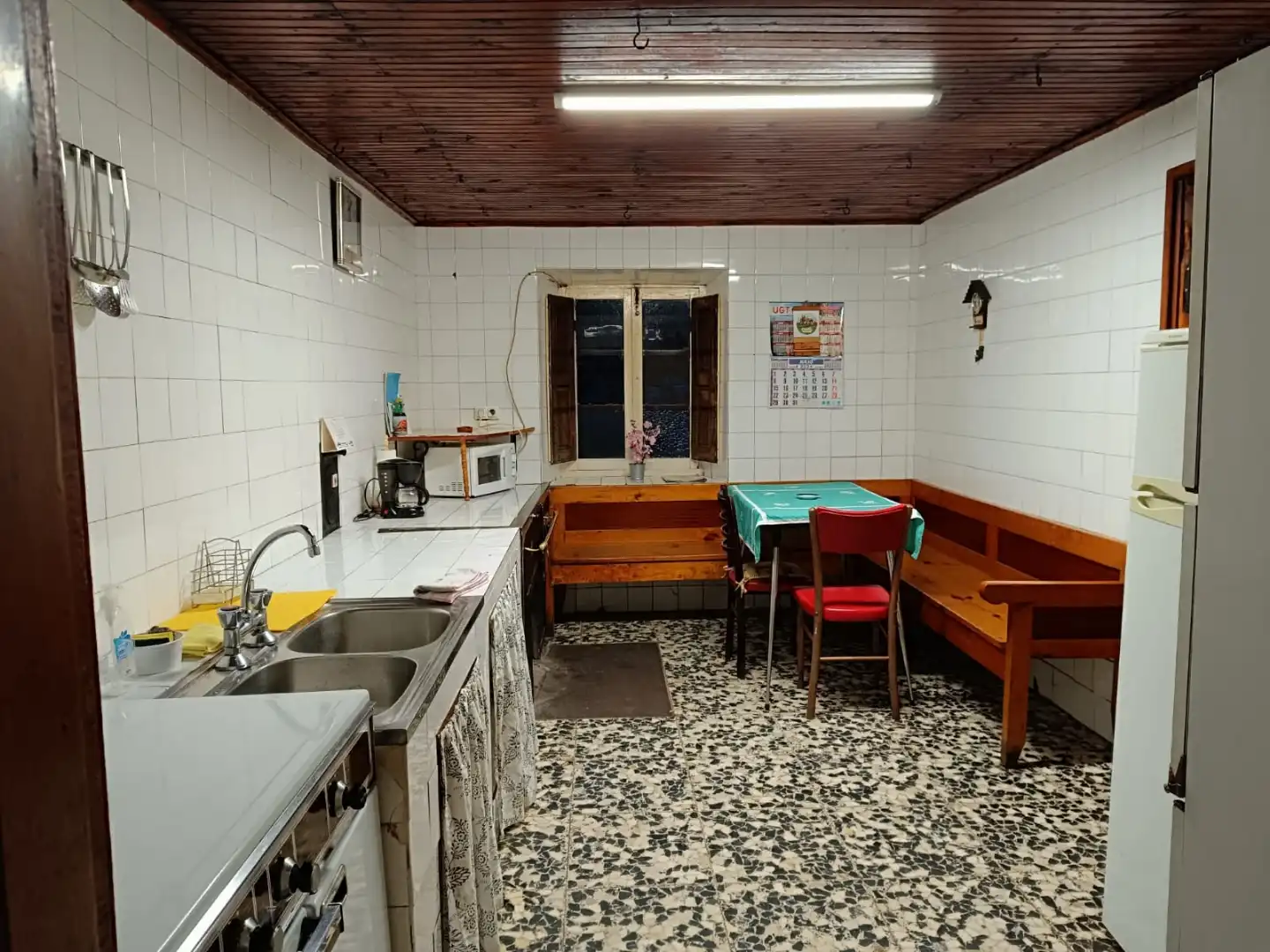 Cuina de Finca rústica de lloguer en Posada de Valdeón amb Jardí privat, Terrassa i Moblat