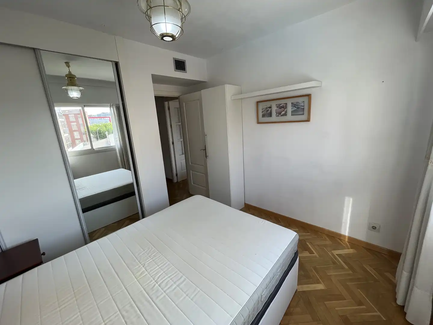 Flat for rent in Calle de Julián Camarillo, Simancas Bedroom of Flat for rent in Madrid with Air Conditioner, Heating and Private garden
