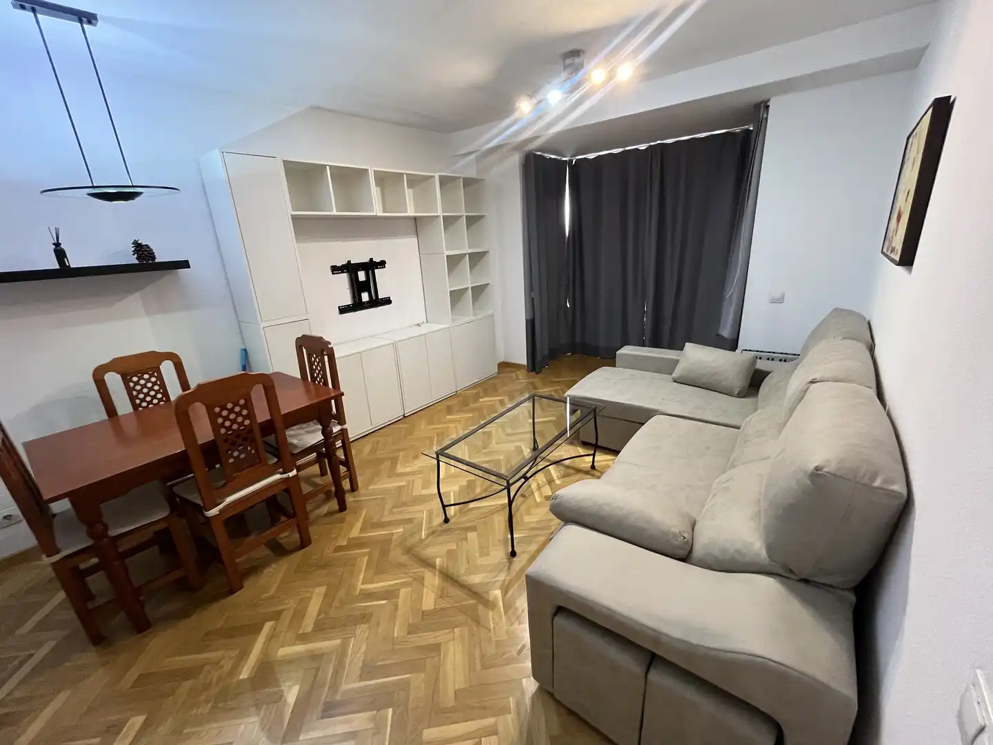 Flat for rent in Calle de Julián Camarillo, Simancas Living room of Flat for rent in Madrid with Air Conditioner, Heating and Private garden