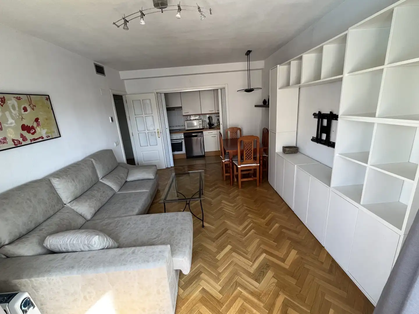 Flat for rent in Calle de Julián Camarillo, Simancas Living room of Flat for rent in Madrid with Air Conditioner, Heating and Private garden
