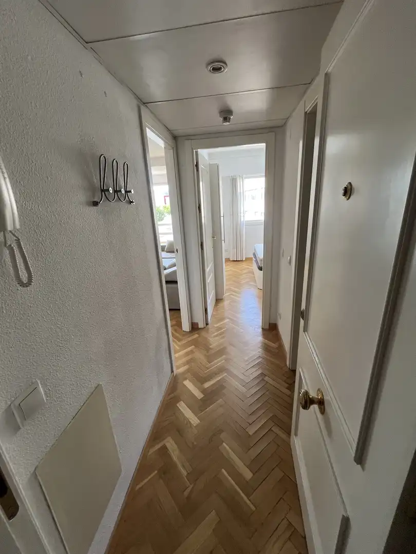 Flat for rent in Calle de Julián Camarillo, Simancas Flat for rent in Madrid with Air Conditioner, Heating and Private garden