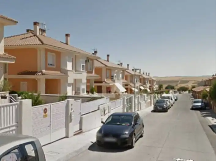 Vista exterior de Casa o xalet de lloguer en Ontígola amb Aire condicionat