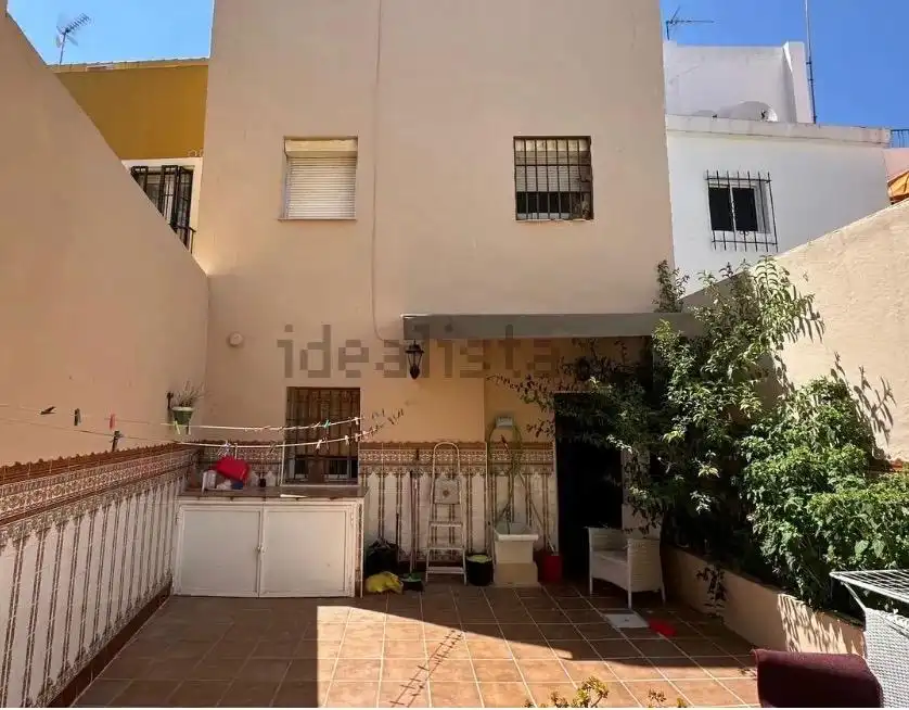 Houses for sale in Calle Cielo, 46, Barrio del Centro Exterior view of Houses for sale in El Puerto de Santa María with Terrace and Balcony