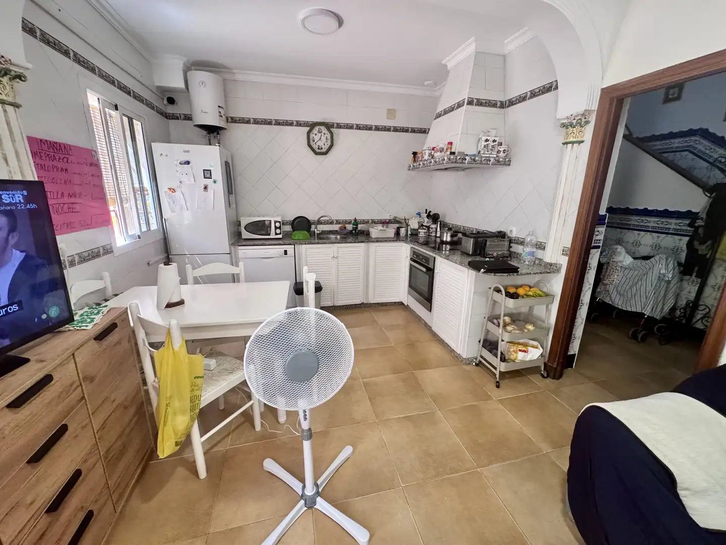 Houses for sale in Calle Cielo, 46, Barrio del Centro Kitchen of Houses for sale in El Puerto de Santa María with Terrace and Balcony