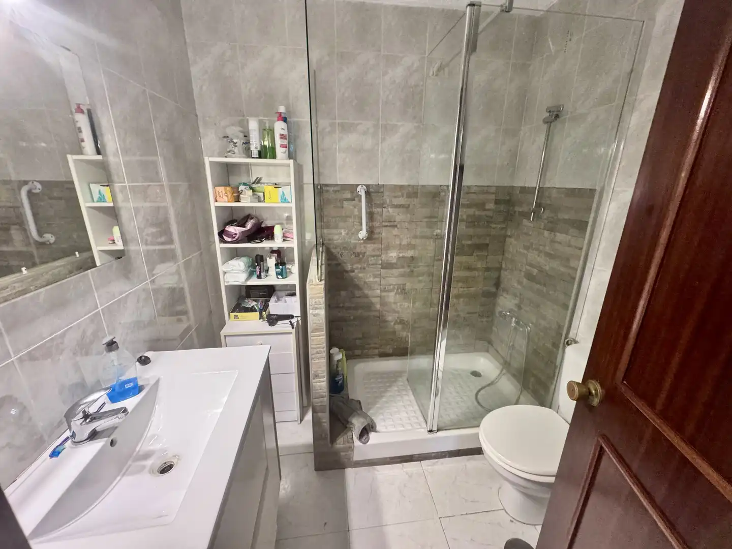 Houses for sale in Calle Cielo, 46, Barrio del Centro Bathroom of Houses for sale in El Puerto de Santa María with Terrace and Balcony
