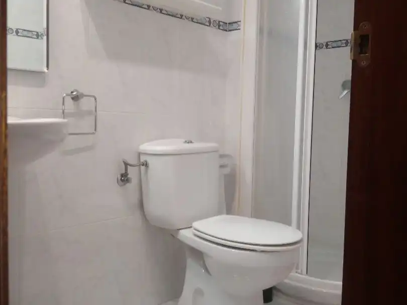 Flat for rent in Hermandad de las Marismas, 2, Cotolino Bathroom of Flat for rent in Castro-Urdiales with Heating, Parquet flooring and Terrace